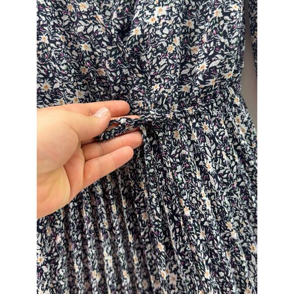 Indigo Rose PS women’s pleted blue, and white floral  cottagecore midi dress - Picture 5 of 7